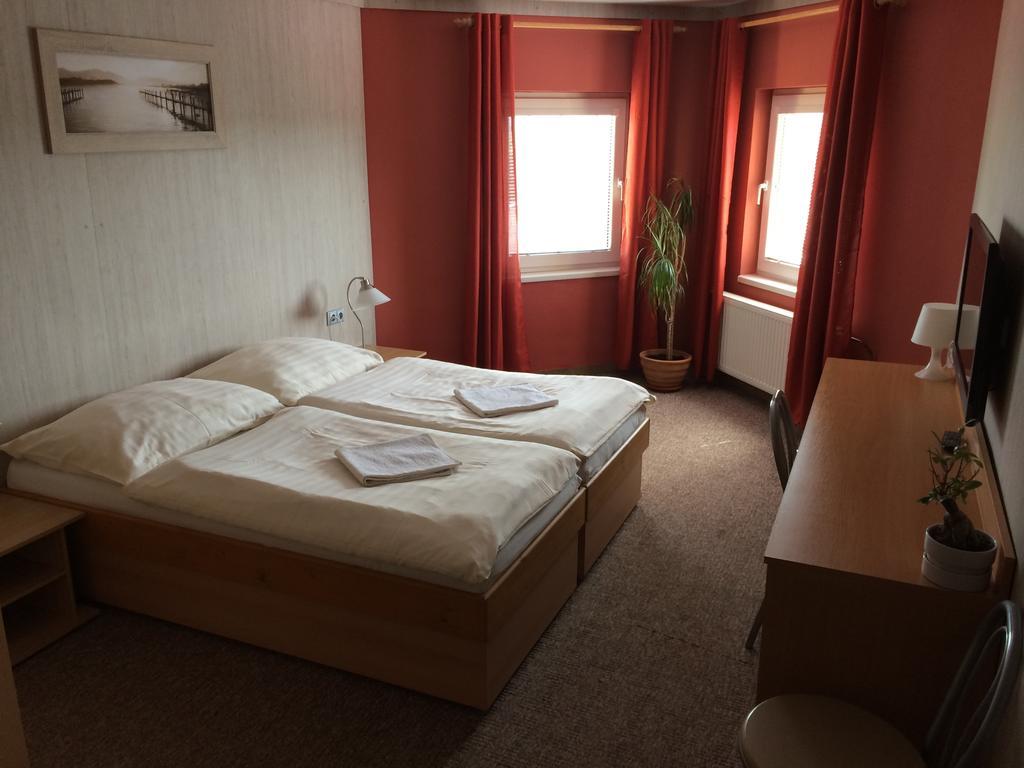Hotel Pohádka Most Quarto foto